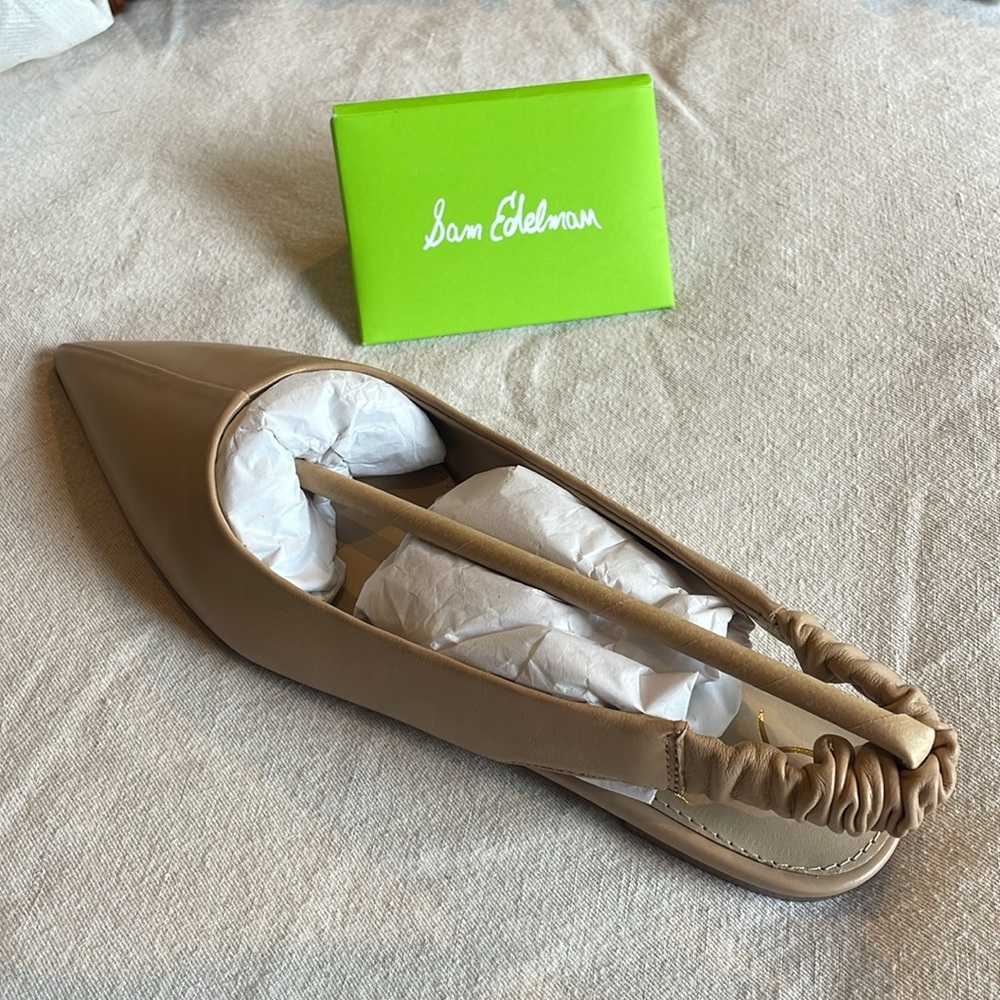 LEATHER BALLET FLATS NWT